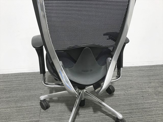 オカムラのコンテッサチェア ハイバック
