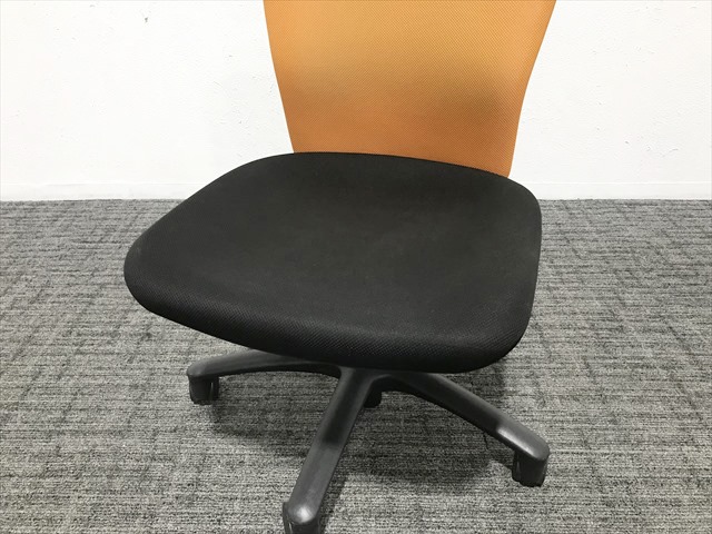 �J���b�c�@�`�F�A�@���[�o�b�N�@�n���K�[�t�@CK33ZR 5617