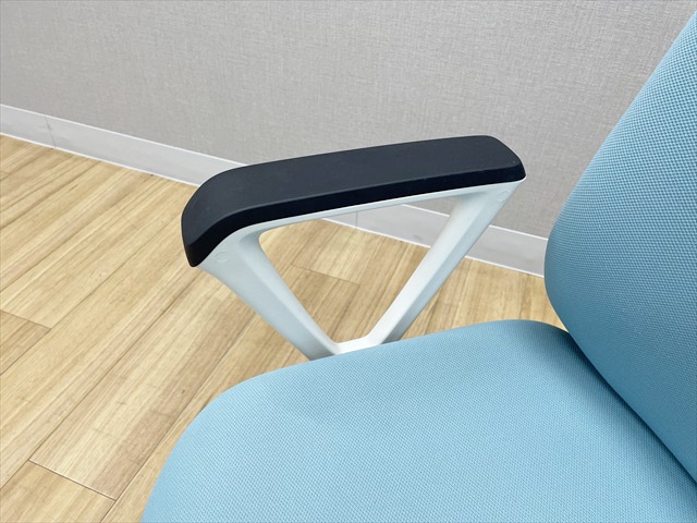 �g���eR�`�F�A�@���[�o�b�N�@KZ-240GB-W9S4