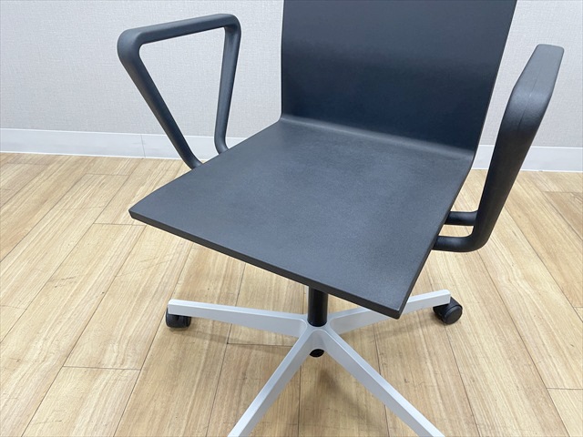 .04�`�F�A�@�X�^�W�I�`�F�A�@44008100