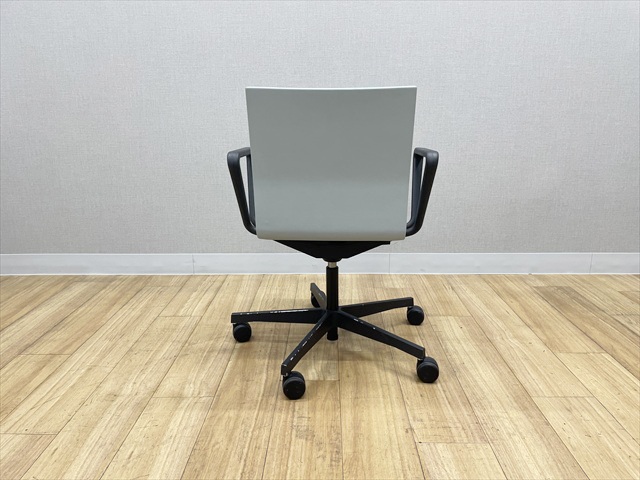 Vitra/ヴィトラの.04チェア スタジオチェア 3010077825 44042100[Vitra 