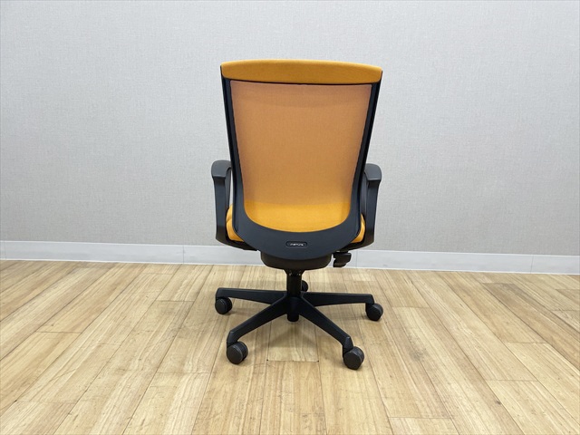 オカムラのエスクードチェア ハイバック C447ZR FHB7[オカムラ][中古