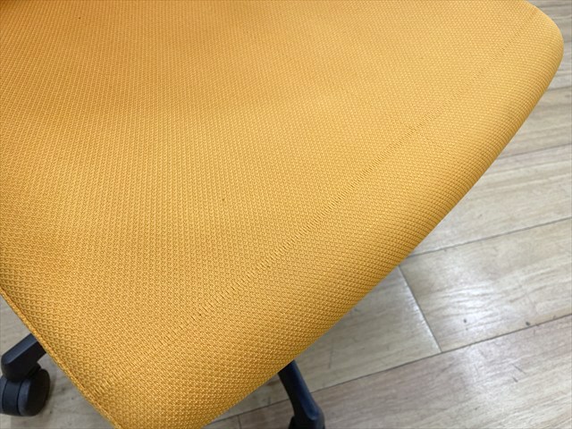 オカムラのエスクードチェア ハイバック C447ZR FHB7[オカムラ][中古