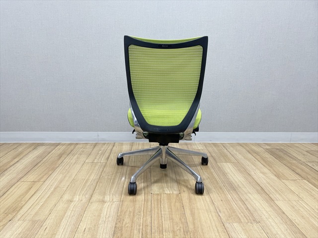 オカムラのバロンチェア ローバック スタンダードメッシュタイプ 