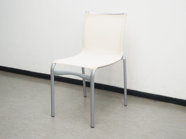 Cassina/カッシーナのスタッキングチェア 肘無 Alias ハイフレーム