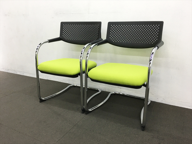 スタッキングチェア 2脚セット 肘付 オフィスコム ザーマスii 中古 スタッキングチェア チェアの販売 通販サイト オフィス家具のハッピー