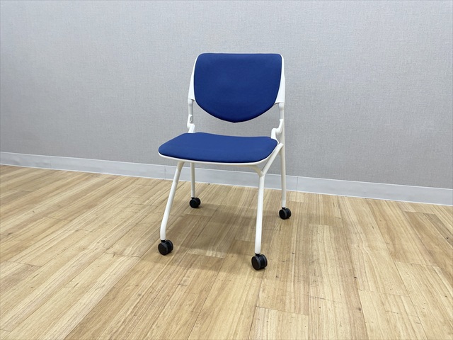 スタッキングチェア 肘無 ルナ 背パッド・キャスター付 81S1AZ
