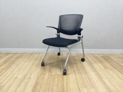 オカムラの肘無しチェアも激安販売中！｜オフィス家具（中古）通販なら