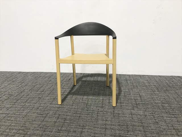 PLANK MONZA スタッキングチェア 中古