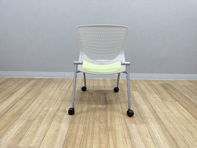 ���s�X�^�b�L���O�`�F�A�@�I���@�O���[�^�@4�{�r�^�C�v�@�w�p�b�h�Ȃ��@�L���X�^�[�t�@8142TR