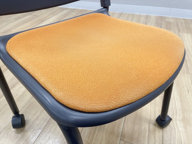 �X�^�b�L���O�`�F�A�@�I���@VM�@���N�b�V�����^�C�v�@�L���X�^�[�t�@MC-V26SEH OR