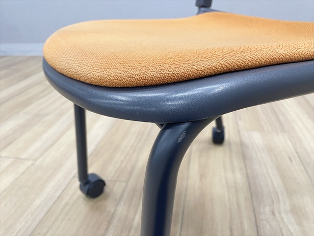 �X�^�b�L���O�`�F�A�@�I���@VM�@���N�b�V�����^�C�v�@�L���X�^�[�t�@MC-V26SEH OR