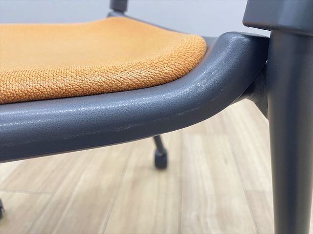 �X�^�b�L���O�`�F�A�@�I���@VM�@���N�b�V�����^�C�v�@�L���X�^�[�t�@MC-V26SEH OR