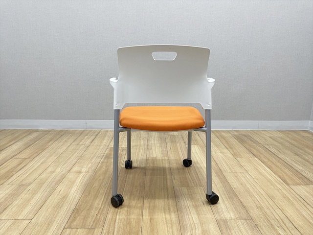 �X�^�b�L���O�`�F�A�@�I�t�@�T���P�C�@CM550�@�L���X�^�[�t