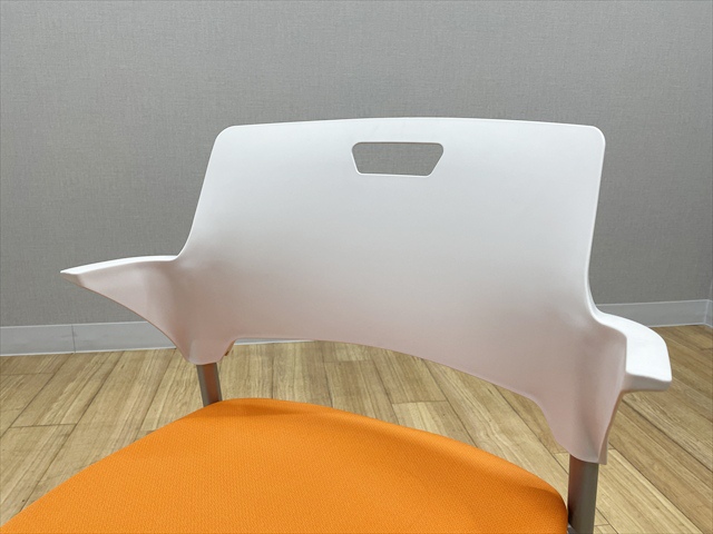 �X�^�b�L���O�`�F�A�@�I�t�@�T���P�C�@CM550�@�L���X�^�[�t