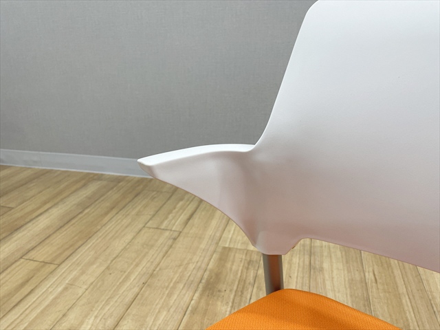 �X�^�b�L���O�`�F�A�@�I�t�@�T���P�C�@CM550�@�L���X�^�[�t