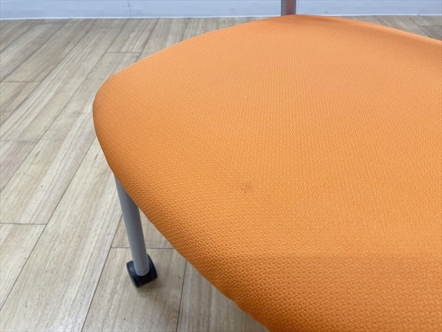 �X�^�b�L���O�`�F�A�@�I�t�@�T���P�C�@CM550�@�L���X�^�[�t