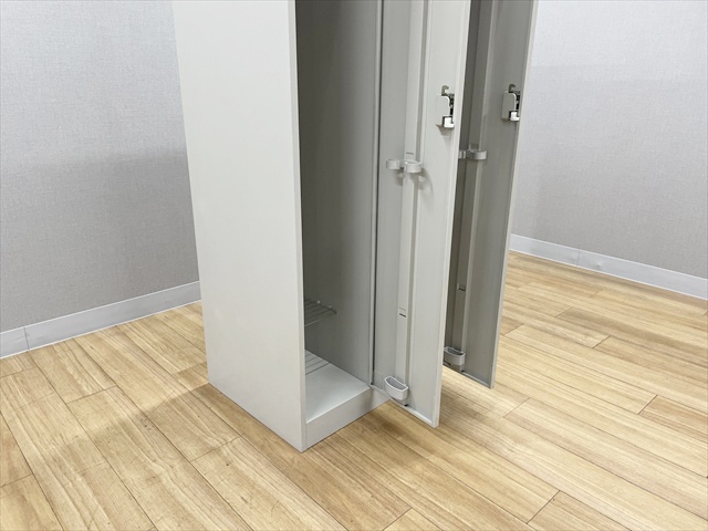 2人用ロッカー FZ型 4572FZ Z13[オカムラ][中古]|ロッカー-ロッカー 