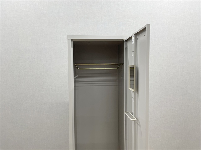 1人用ロッカー L型 ワイドタイプ HDL-4511SS-WE[イトーキ][中古 