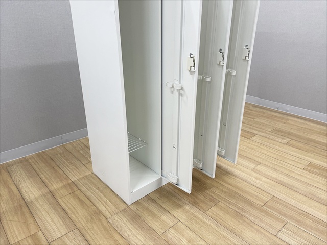 3人用ロッカー FZ型 4573FZ ZA75[オカムラ][中古]|ロッカー-ロッカー