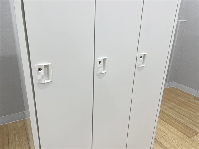 3人用ロッカー新古品 3人用ロッカー-中古オフィス家具の専門店-天下一