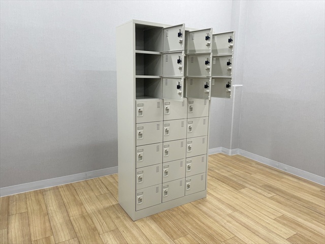 24人用シューズBOX 3列8段 SLC 鍵付 扉付 SLC-24T[生興][中古 