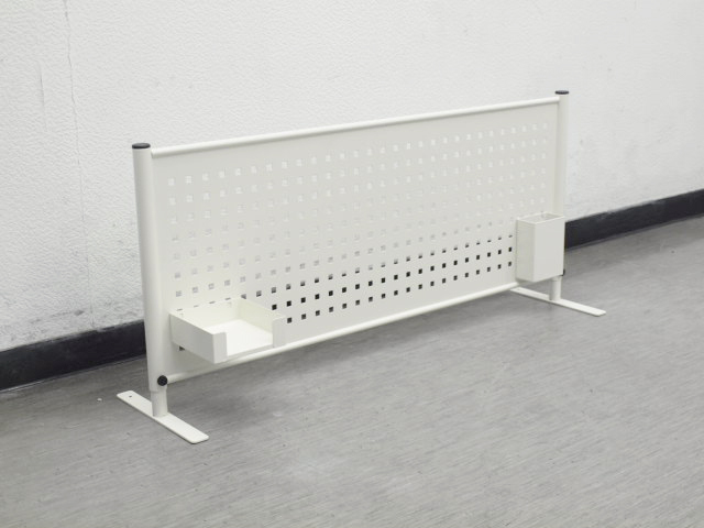 通販カタログ掲載品 デスクトップパネル　アスプルンド　机上壁面パンチングパネル　小物入れ付