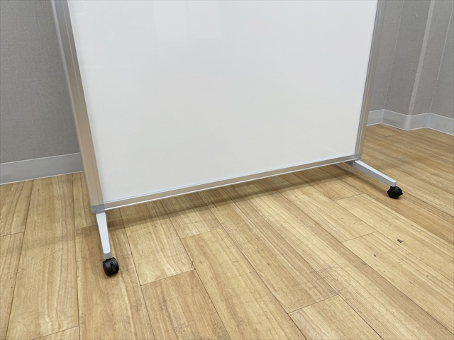 オフィス用家具 オカムラ ホワイトボードローパーテーション 移動式