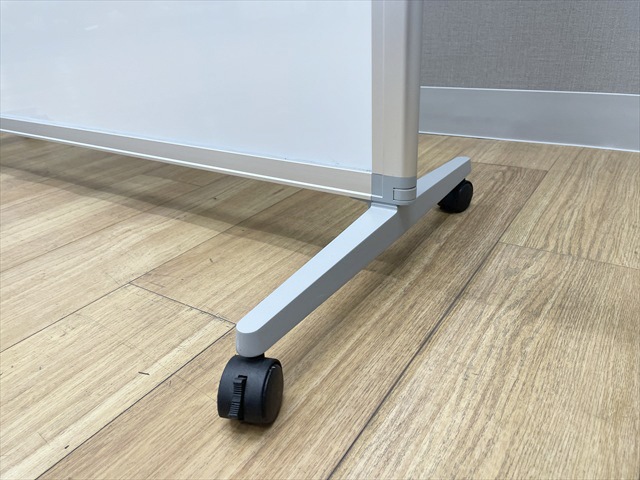 オフィス用家具 オカムラ ホワイトボードローパーテーション 移動式