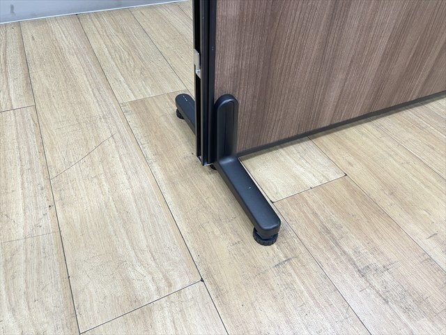 中古 自立式パーテーション 全8枚 キャスター付き オフィス 間仕切り　0725 中古 自立式パーテーション 全8枚 キャスター付き オフィス 間仕切り