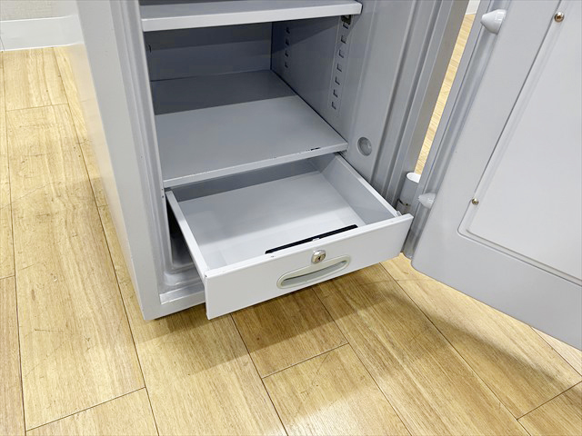 �ω΋��Ɂ@�_�C�������@�_�C���Z�[�t�@D70