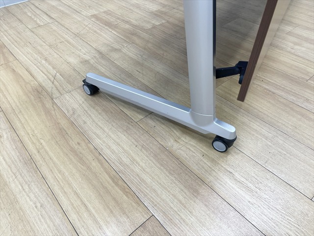 �t���b�v����c�e�[�u���@�G���K�X�^�@���t�@81E52G 3501