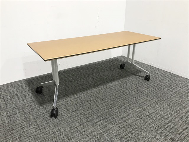 ウィルクハーン　サイドテーブル2個セット ウィルクハーンサイドテーブル2個セット