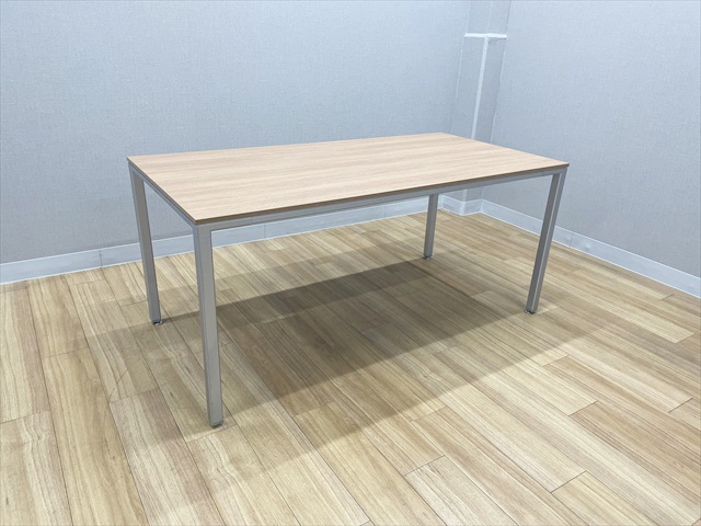 �I�t�B�X�Ƌ�  �~�[�e�B���O�e�[�u���@�����i�@4L13�@4L132C MR68 