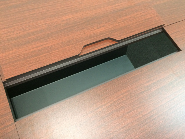 �~�[�e�B���O�e�[�u���@�A�[���E�G�t�E���}�J���@���j�b�g����c�e�[�u���@4���V��