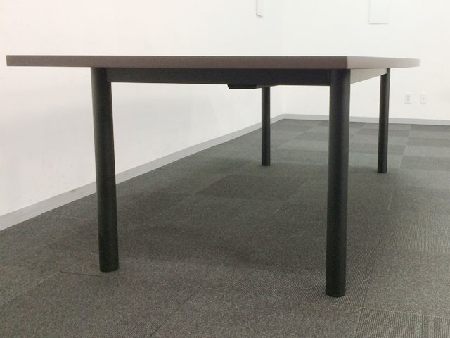 �~�[�e�B���O�e�[�u���@�A�[���E�G�t�E���}�J���@���j�b�g����c�e�[�u���@4���V��