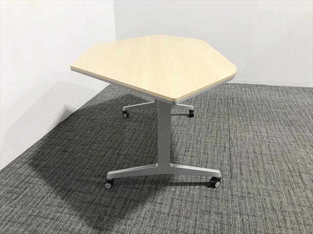 ミーティングテーブル 完成品 81F7 天板固定タイプ 台形 キャスター付 