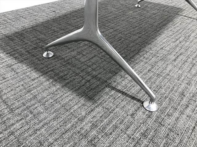 ~[eBOe[u@i@AAX@t[e[u@܂肽݉