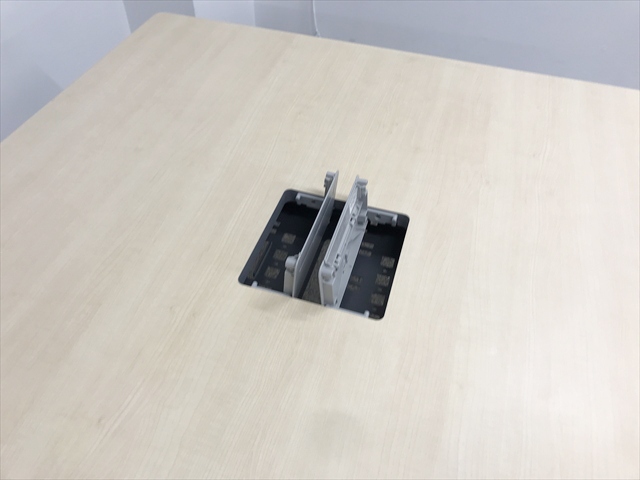 ~[eBOe[u@vg@pe[u@[N\[g@LX^[t@SDT-WS1212P1M