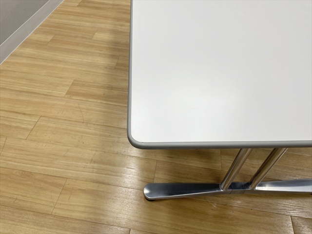 ~[eBOe[u@i@C^[CX@4L311C MB61