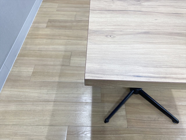 �~�[�e�B���O�e�[�u���@�����i�@�p�u���b�N