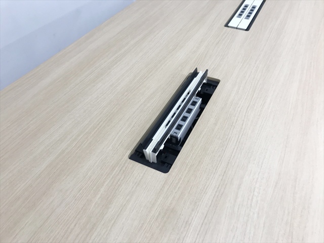 �~�[�e�B���O�e�[�u���@�v�g���@�A�v�V�����t���[�@�R�A�e�[�u���@L�r�E�f�B�A���[�N�^�C�v�@3Y1VGP MK37