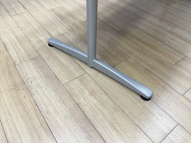 会議テーブル ① 内田洋行 折り畳み 木目調 グレー系 キャスター付き 棚板付き UCHIDA ミーティングテーブル 札幌 西野店 ウチダ 会議テーブル ビッグテーブル・電源付（H720） アジャスター
