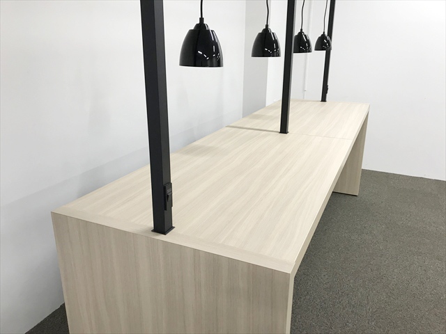 �n�C�J�E���^�[�@�v�g���@�f�C�Y�I�t�B�X�@�r�b�O�e�[�u���@�n�C�^�C�v�@2���V�@�Ɩ��t