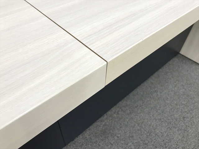 �n�C�J�E���^�[�@�v�g���@�f�C�Y�I�t�B�X�@�r�b�O�e�[�u���@�n�C�^�C�v�@2���V�@�Ɩ��t