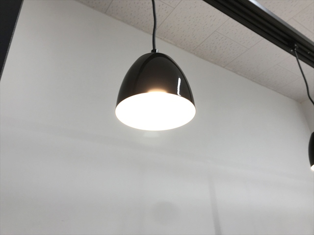 �n�C�J�E���^�[�@�v�g���@�f�C�Y�I�t�B�X�@�r�b�O�e�[�u���@�n�C�^�C�v�@2���V�@�Ɩ��t