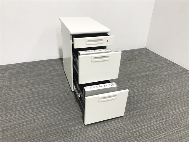 プラス 脇机3段ダイヤル錠UJ-047D-D3D WS W4引出D 通販