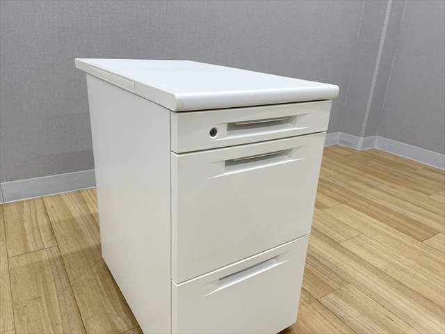 �e�f�X�N�@3�i�@VILLAGE�@8VD04W MJ59