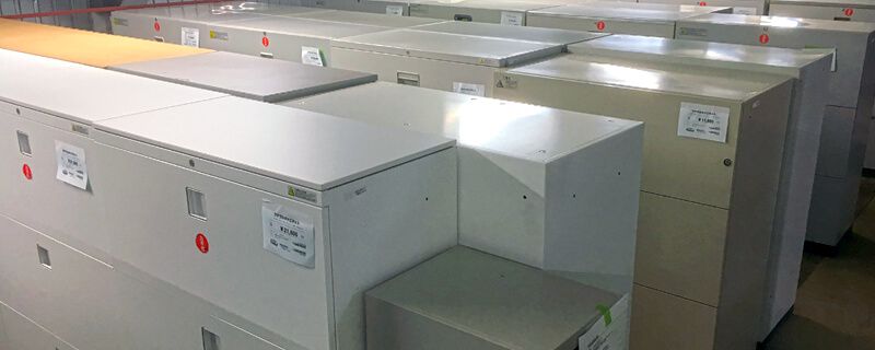 書類を収納するキャビネット。収納物やオフィスの環境によっておすすめの書庫がございます。