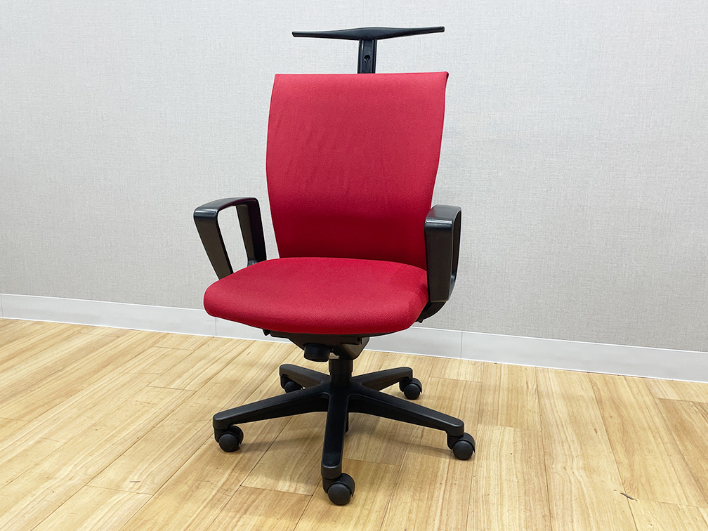 �n���K�[���o���āA�W���P�b�g��������܂�